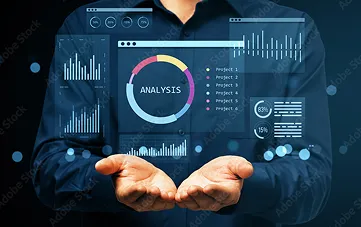 Ein als Hologramm stilisiertes Dashboard mit verschiedenen Diagrammen und Grafiken, das von einer Hand gehalten wird